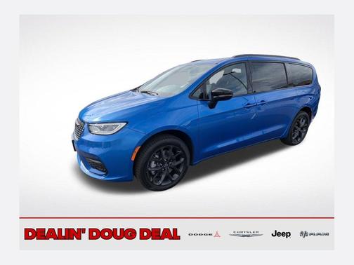 Hydro Blue Pearlcoat 2026 Chrysler Pacifica Limited