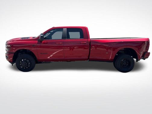 Molten Red Pearlcoat 2026 RAM 3500 Laramie