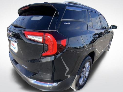 Ebony Twilight Metallic 2022 GMC Terrain SLT