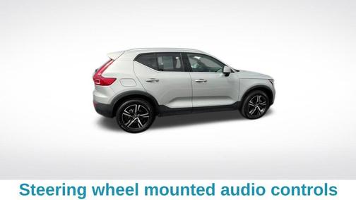 2025 Volvo XC40 B5 Core Bright Theme