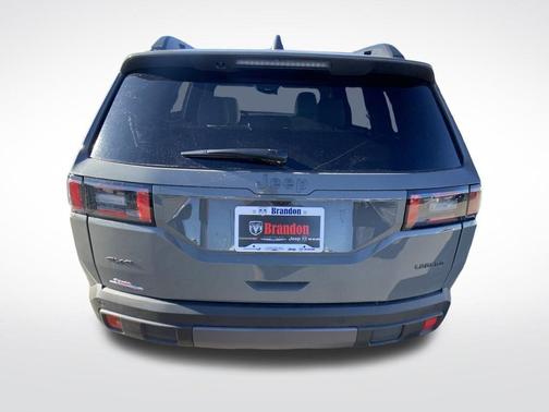 Sting Gray Clearcoat 2026 Jeep Cherokee LAREDO/LIMITED