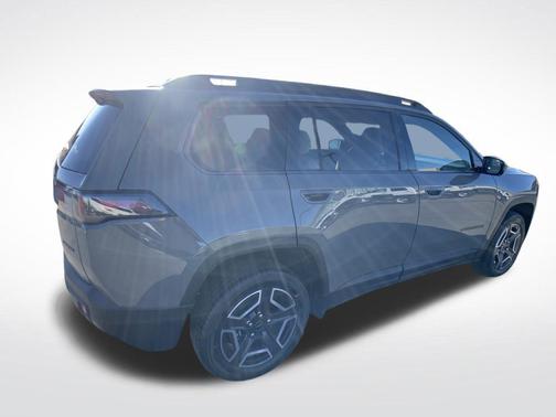 Sting Gray Clearcoat 2026 Jeep Cherokee LAREDO/LIMITED