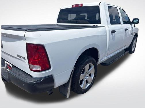 Bright White Clearcoat 2018 RAM 1500 ST