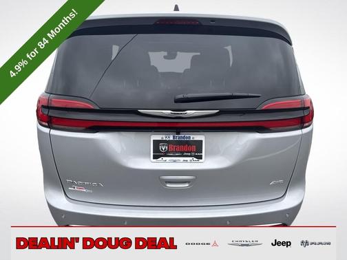 Silver Mist Clearcoat 2026 Chrysler Pacifica Pinnacle