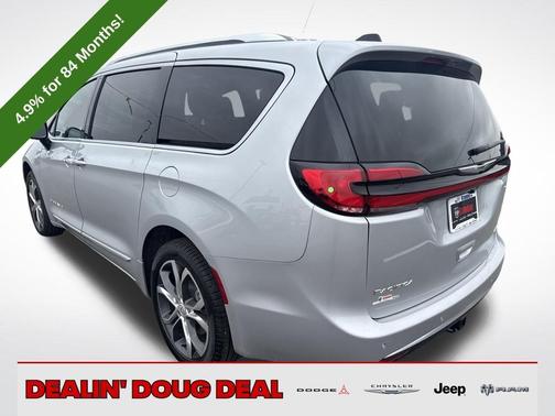 Silver Mist Clearcoat 2026 Chrysler Pacifica Pinnacle