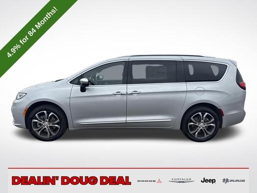 Silver Mist Clearcoat 2026 Chrysler Pacifica Pinnacle