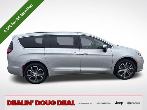 Silver Mist Clearcoat 2026 Chrysler Pacifica Pinnacle