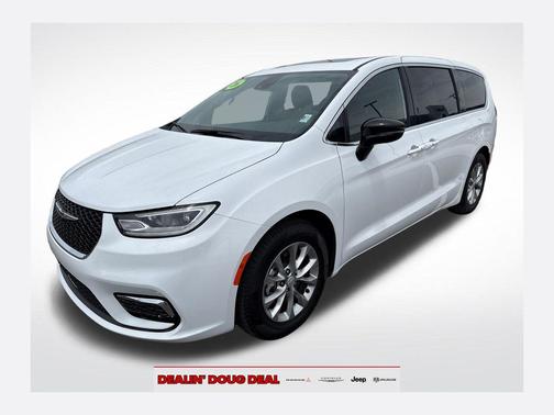 Bright White Clearcoat 2026 Chrysler Pacifica Limited