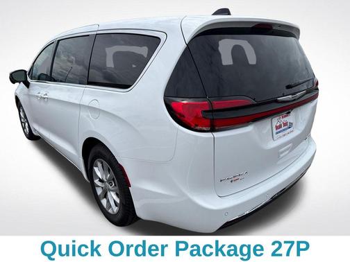 Bright White Clearcoat 2026 Chrysler Pacifica Limited