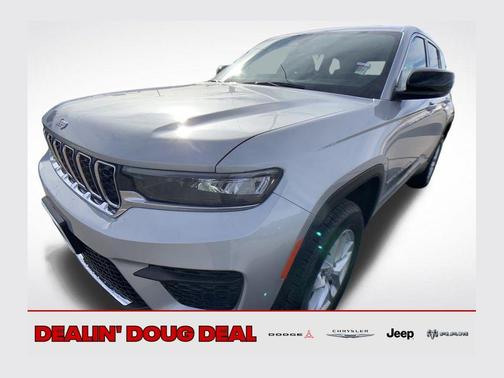Silver Zynith 2026 Jeep Grand Cherokee Laredo