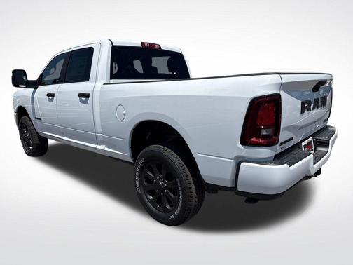 Bright White Clearcoat 2026 RAM 2500 Big Horn