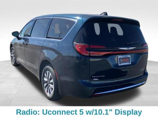 2025 Chrysler Pacifica Hybrid Select