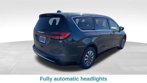 2025 Chrysler Pacifica Hybrid Select