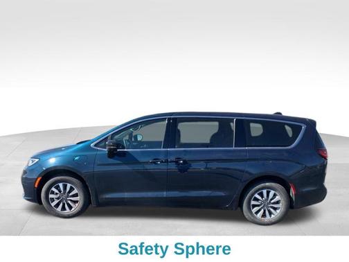 2025 Chrysler Pacifica Hybrid Select