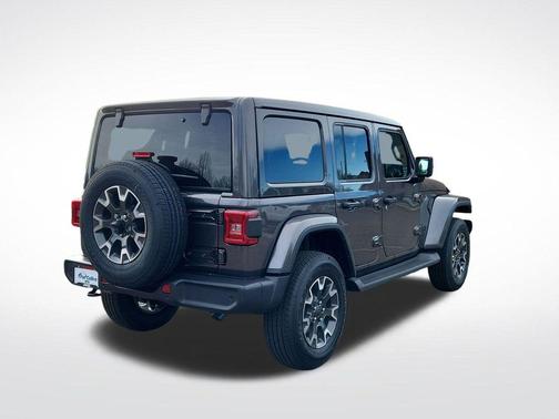 Granite Crystal Clearcoat Metallic 2026 Jeep Wrangler Sahara