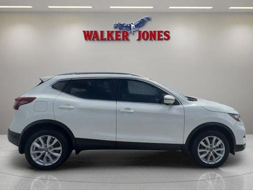 2022 Nissan Rogue Sport SV