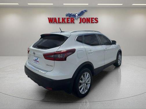 2022 Nissan Rogue Sport SV