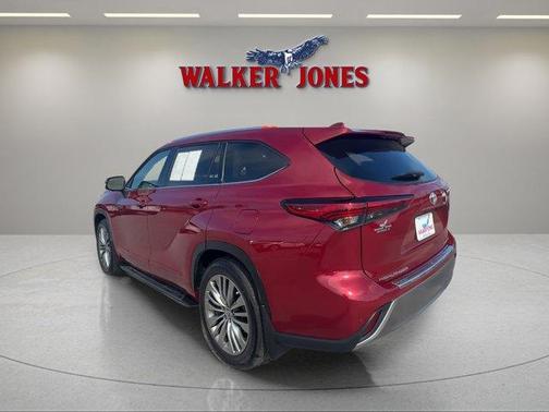 2023 Toyota Highlander 