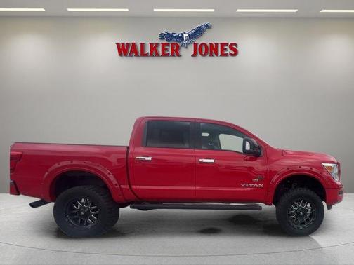 2021 Nissan Titan SV