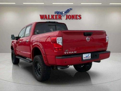 2021 Nissan Titan SV