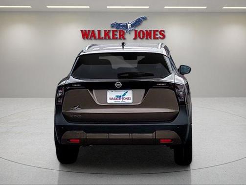 Canyon Bronze M 2026 Nissan Kicks SV