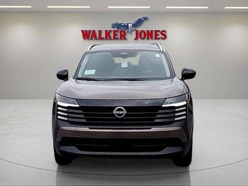 Canyon Bronze M 2026 Nissan Kicks SV