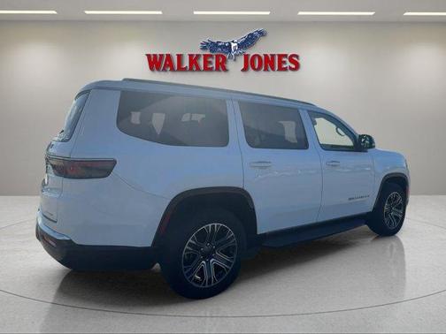 Bright White Clearcoat 2024 Jeep Wagoneer Series II