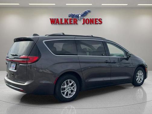 2022 Chrysler Pacifica Touring-L