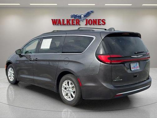 2022 Chrysler Pacifica Touring-L