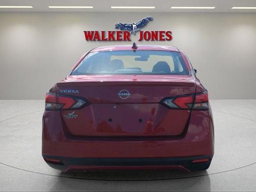 2025 Nissan Versa 1.6 SR