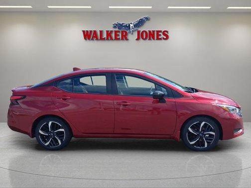 2025 Nissan Versa 1.6 SR