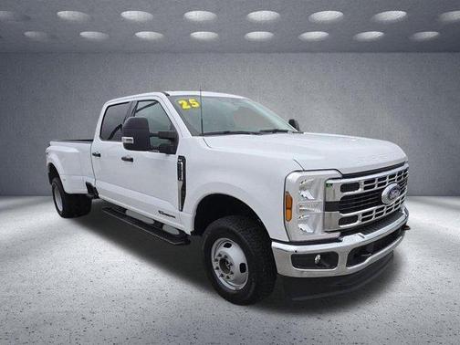 White 2025 Ford F-350 Super Duty
