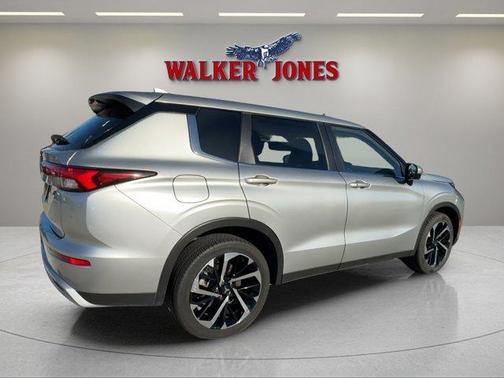 2024 Mitsubishi Outlander SE Black Edition