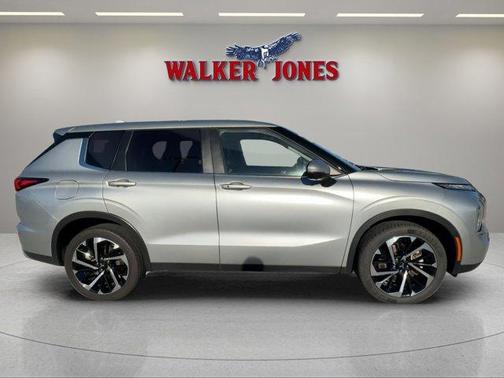 2024 Mitsubishi Outlander SE Black Edition