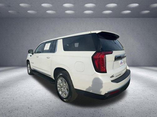 White Frost Tri-Coat 2023 GMC Yukon XL SLT