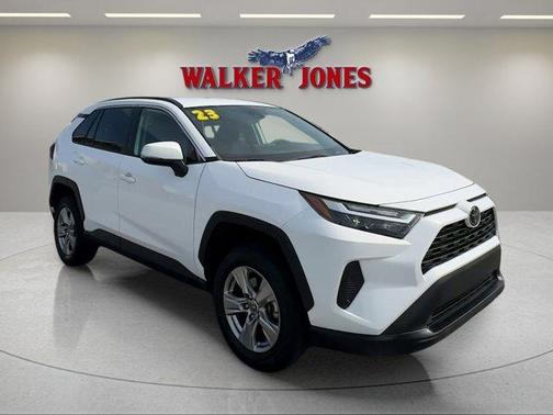 Ice 2023 Toyota RAV4 XLE