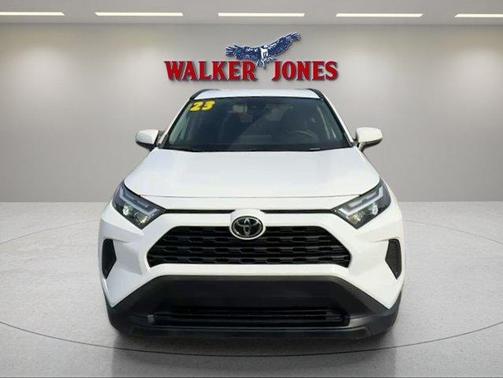 Ice 2023 Toyota RAV4 XLE