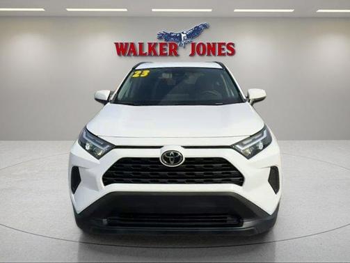Ice 2023 Toyota RAV4 XLE