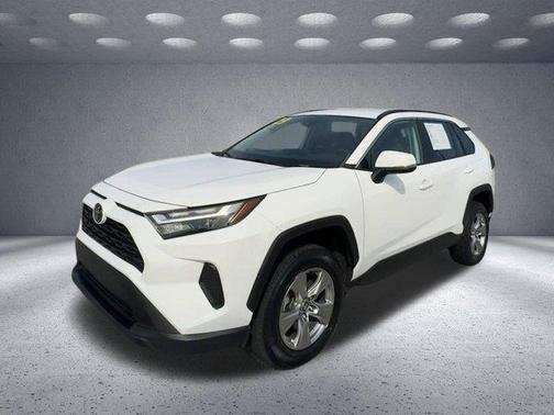 Ice 2023 Toyota RAV4 XLE