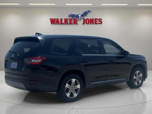 2023 Honda Pilot EX-L 8-Passenger