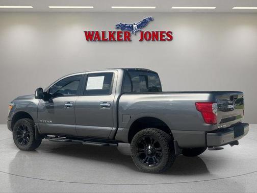 2021 Nissan Titan SV