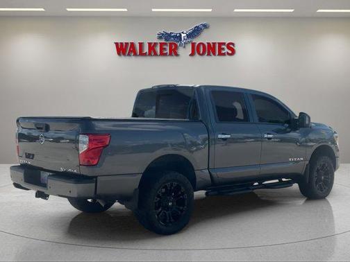 2021 Nissan Titan SV