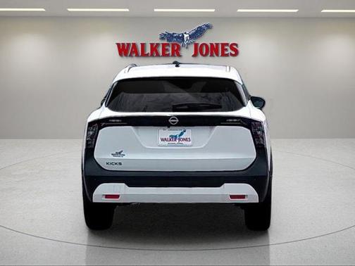 Fresh Powder 2026 Nissan Kicks SV