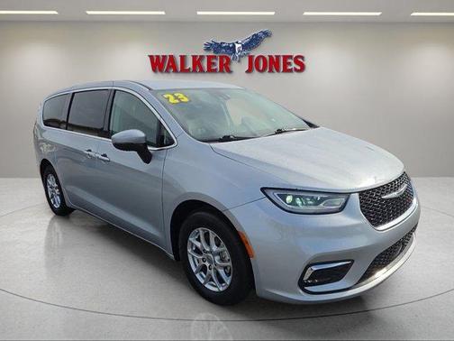 Silver Mist Clearcoat 2023 Chrysler Pacifica Touring-L