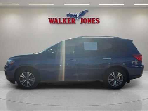 2020 Nissan Pathfinder SV