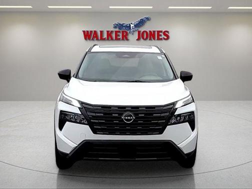 Everest White P 2026 Nissan Rogue Dark Armor