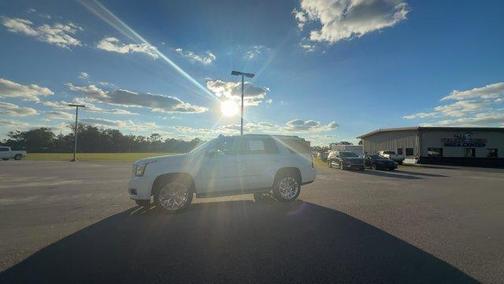 2020 GMC Yukon SLT Standard Edition