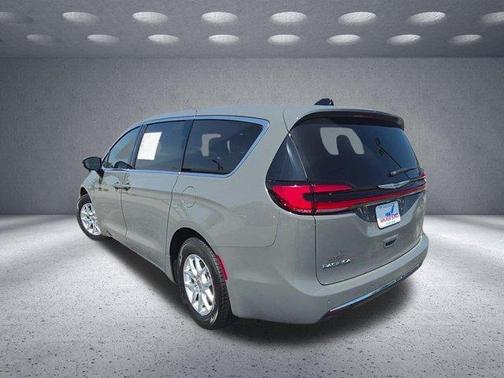 Ceramic Gray Clearcoat 2025 Chrysler Pacifica Select