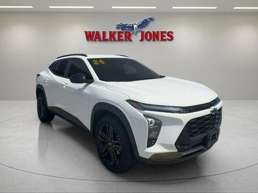 Summit White 2024 Chevrolet Trax ACTIV