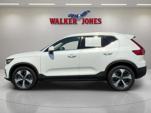 2024 Volvo XC40